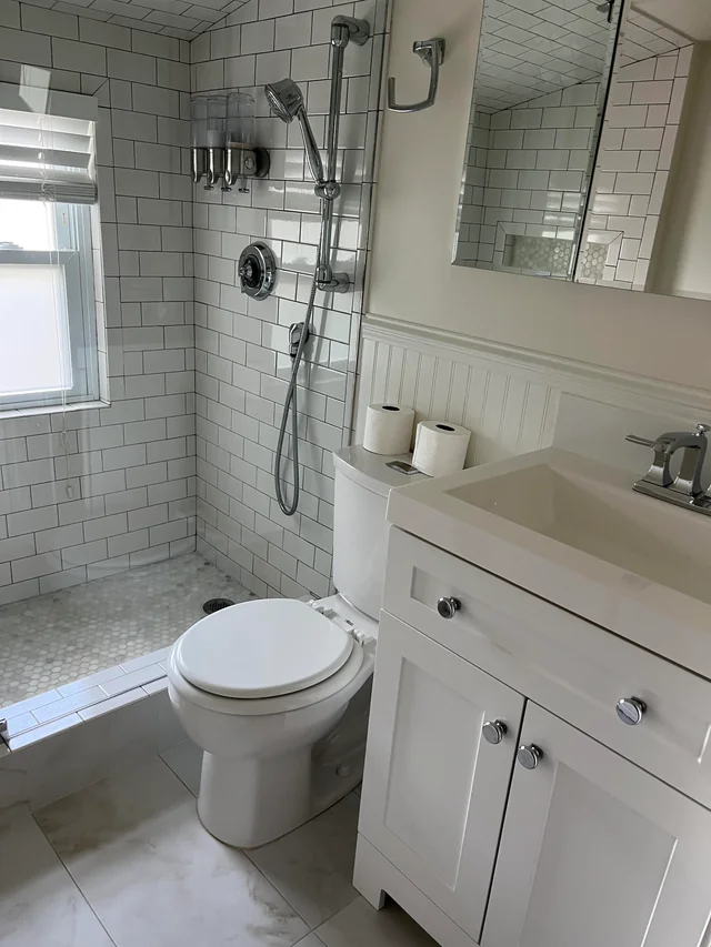 Give the bathroom a clean and calm plan 1