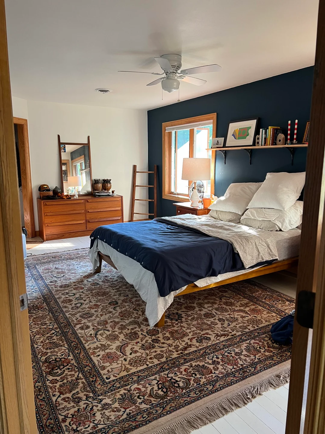 modern bedroom decor no clutter