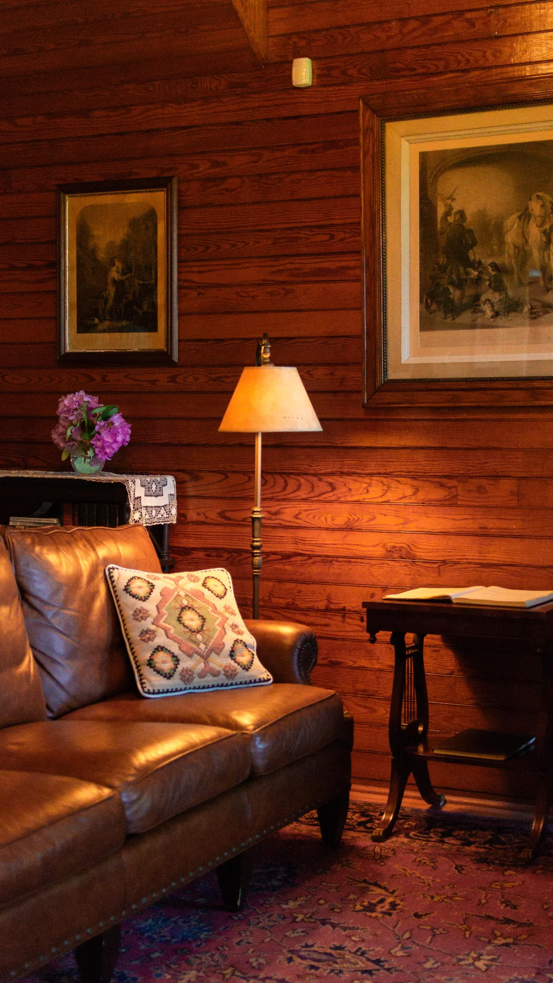 living room lamp leather sofa