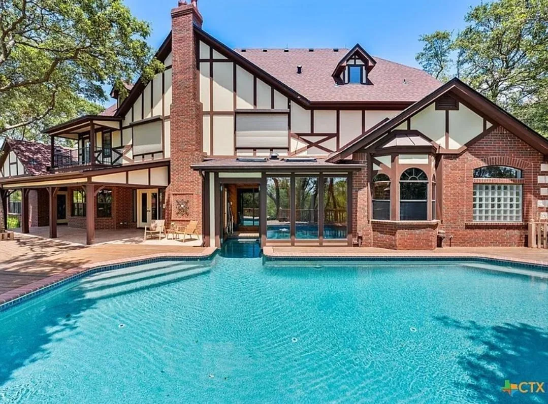  indoor outdoor pool connection house