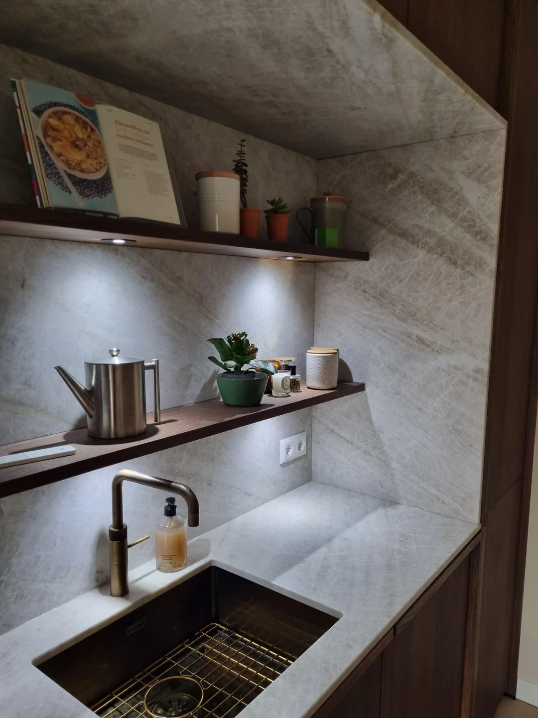 quartzite kitchen countertop