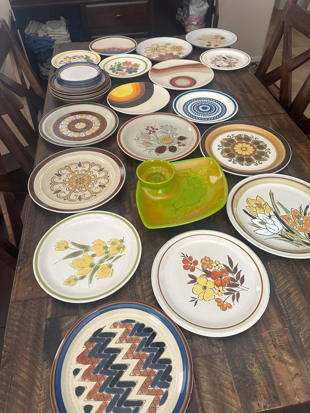 vintage plates table setting