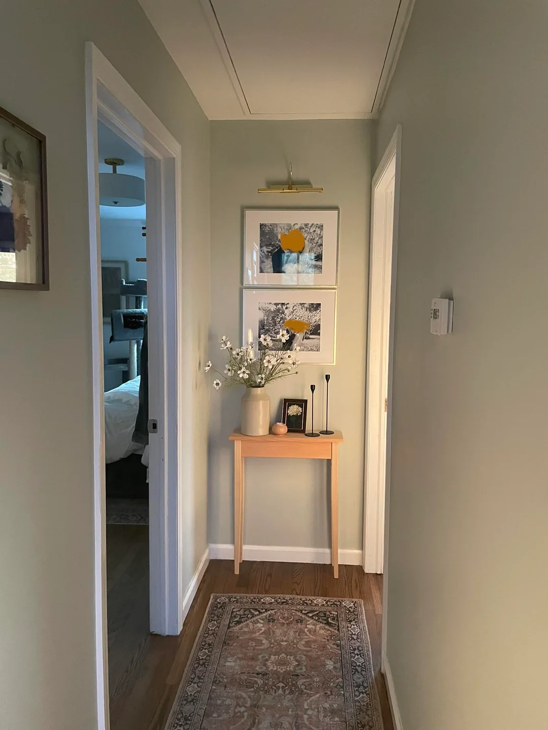 light color entryway decor