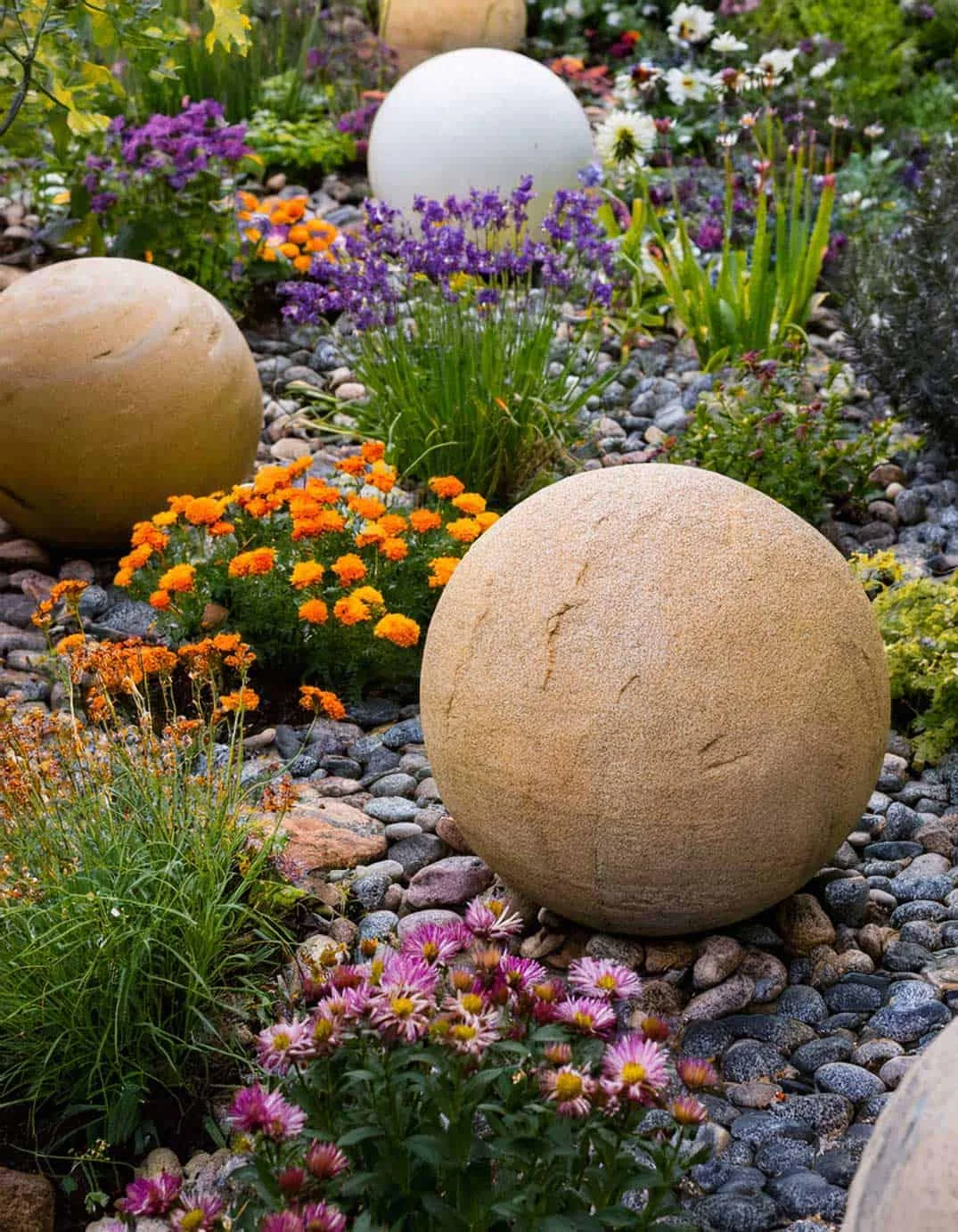 rustic flower garden backyard DIY
