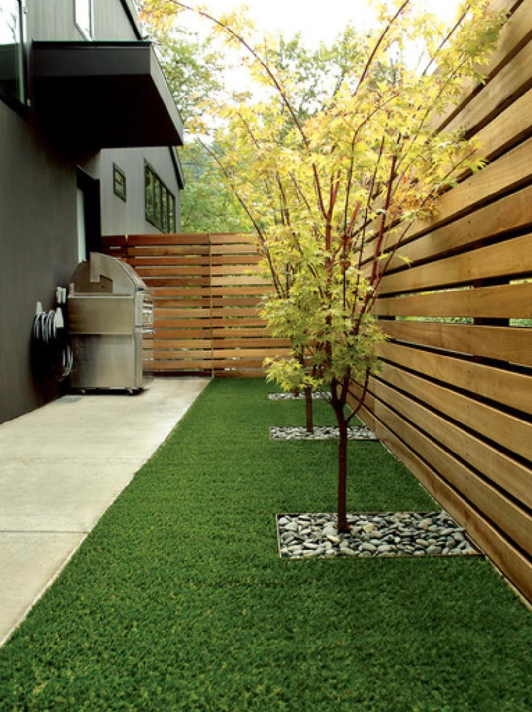 horizontal wood fence backyard modern design
