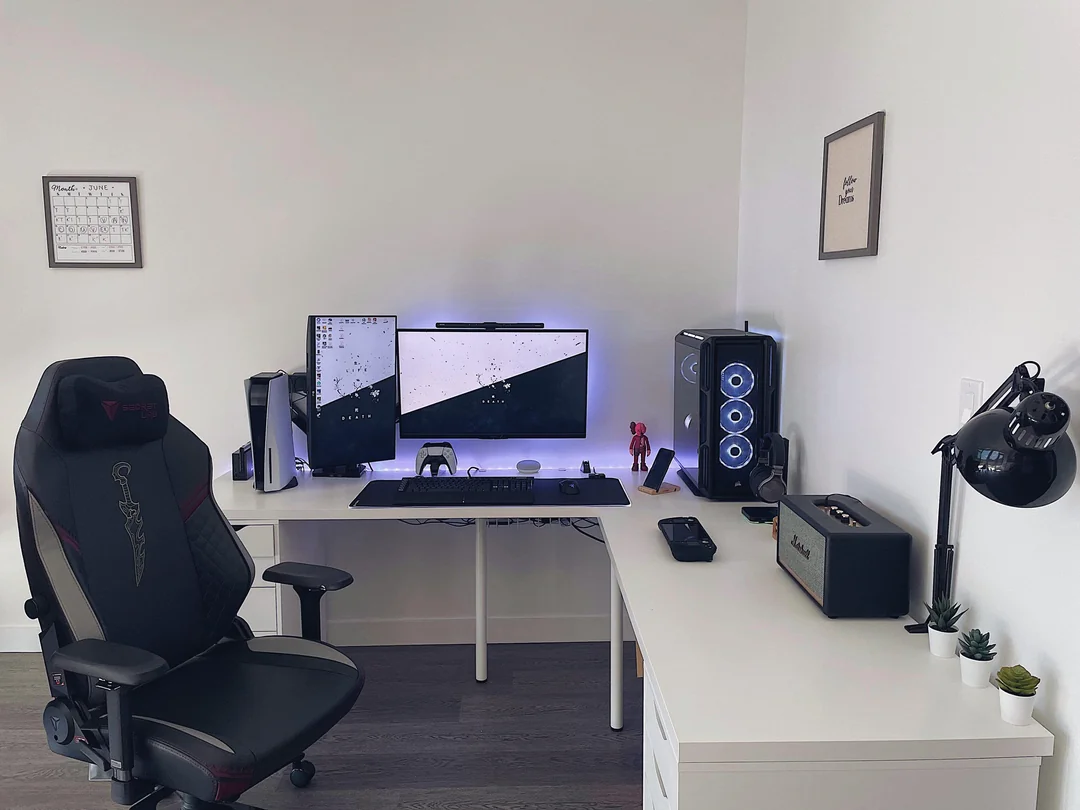 L shaped gaming desk setup corner

