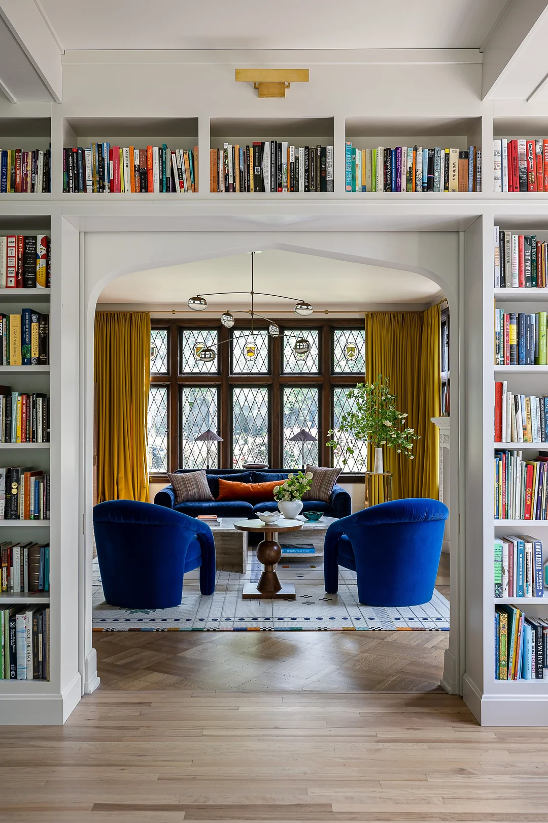 garden room built in shelves storage
