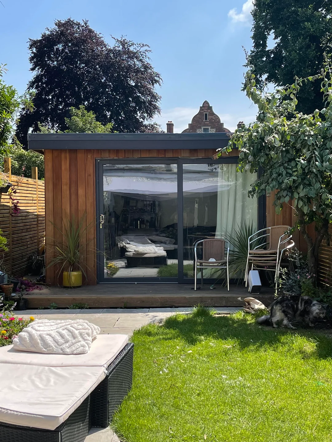 insulated garden room winter summer use
