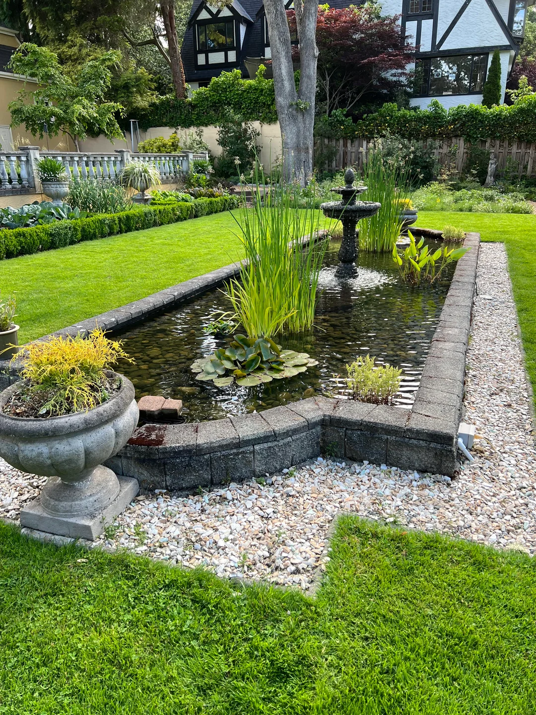 formal water feature garden design