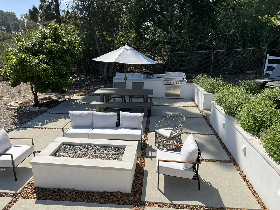 bbq and fire pit backyard setup
