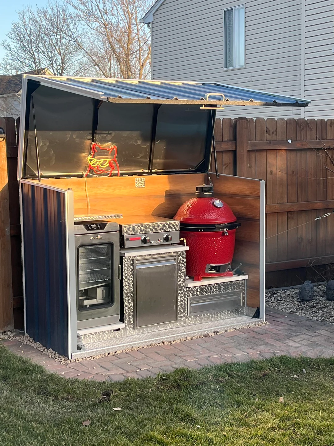 small backyard grill setup space saving
