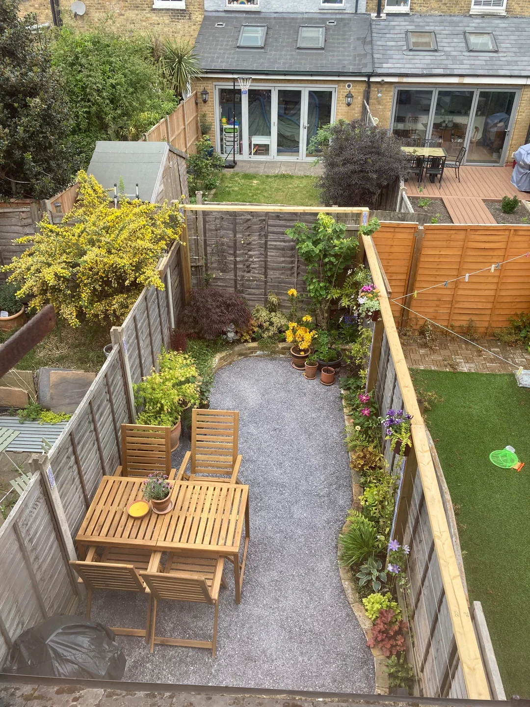 minimalist garden design simple plants clean layout
