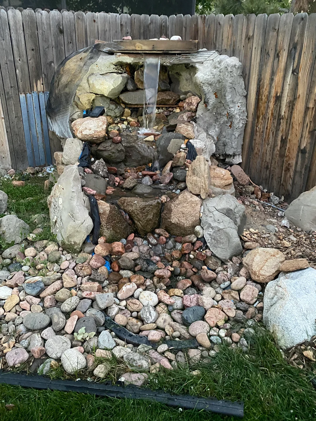 small garden fountain DIY backyard water feature
